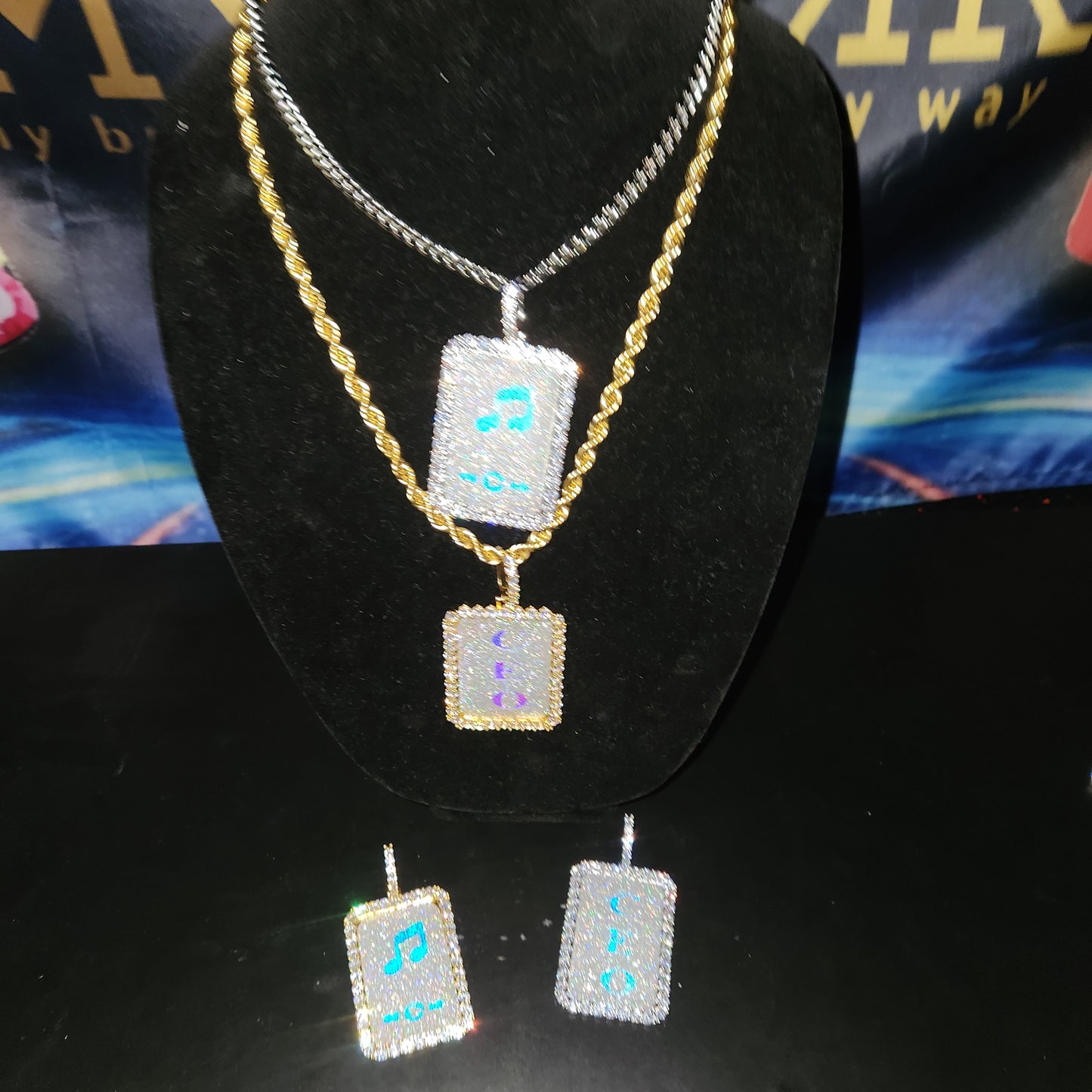 *CLUSTER MUSIC/CEO BOX PENDANT